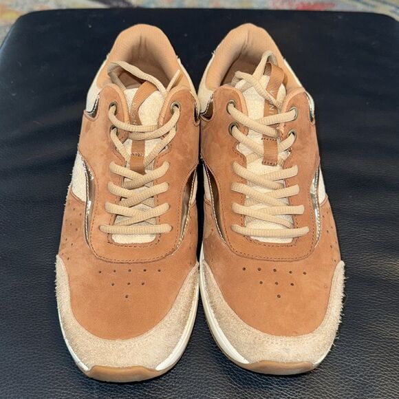 Vionic Nova Brown/Macaroon Nubuck Casual Sneakers - Picture 2 of 12